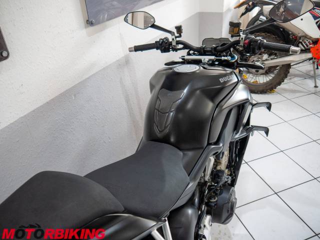 2021 Ducati STREETFIGHTER V4S Photo #11