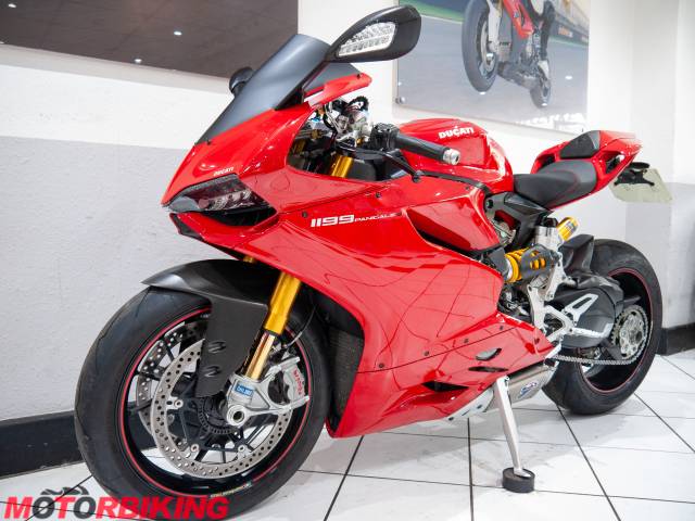 2012 Ducati PANIGALE 1199 S Photo #19