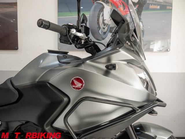 2022 Honda NT1100 Photo #13