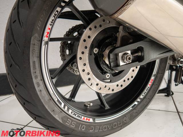 2022 Honda NT1100 Photo #19