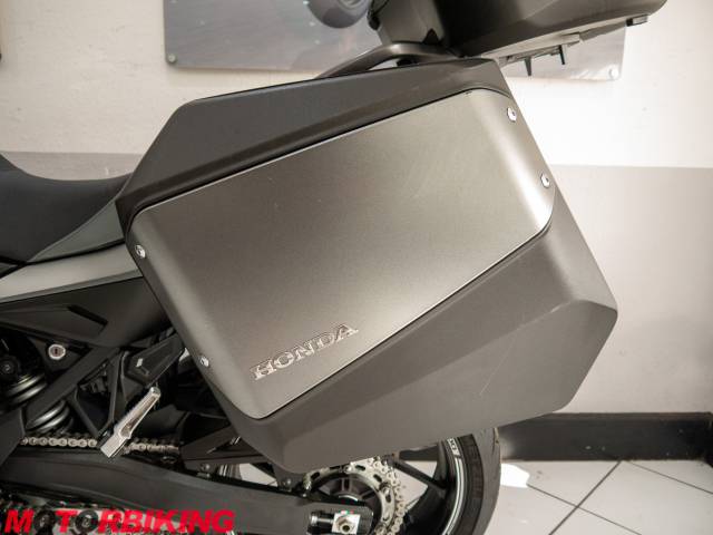2022 Honda NT1100 Photo #32