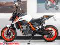 2021 KTM 890 DUKE R Photo #17