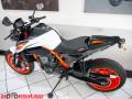 2021 KTM 890 DUKE R Photo #24